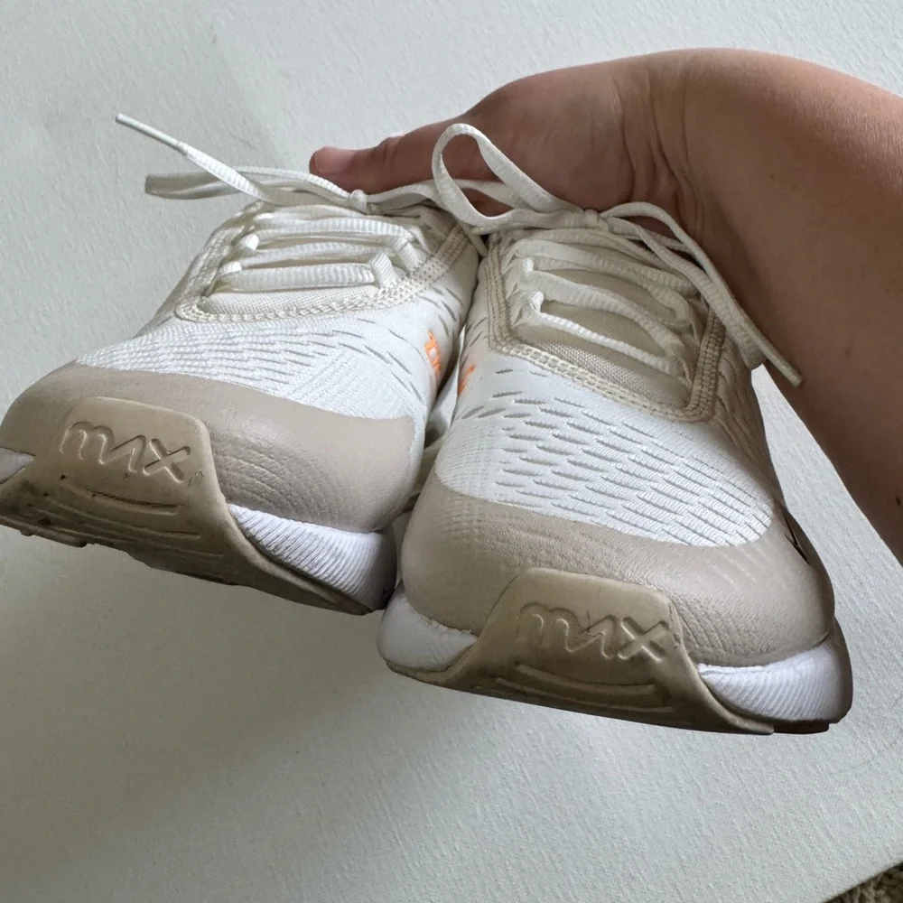 Nike Women’s - Air Max 270 - Summit White/Desert Sand